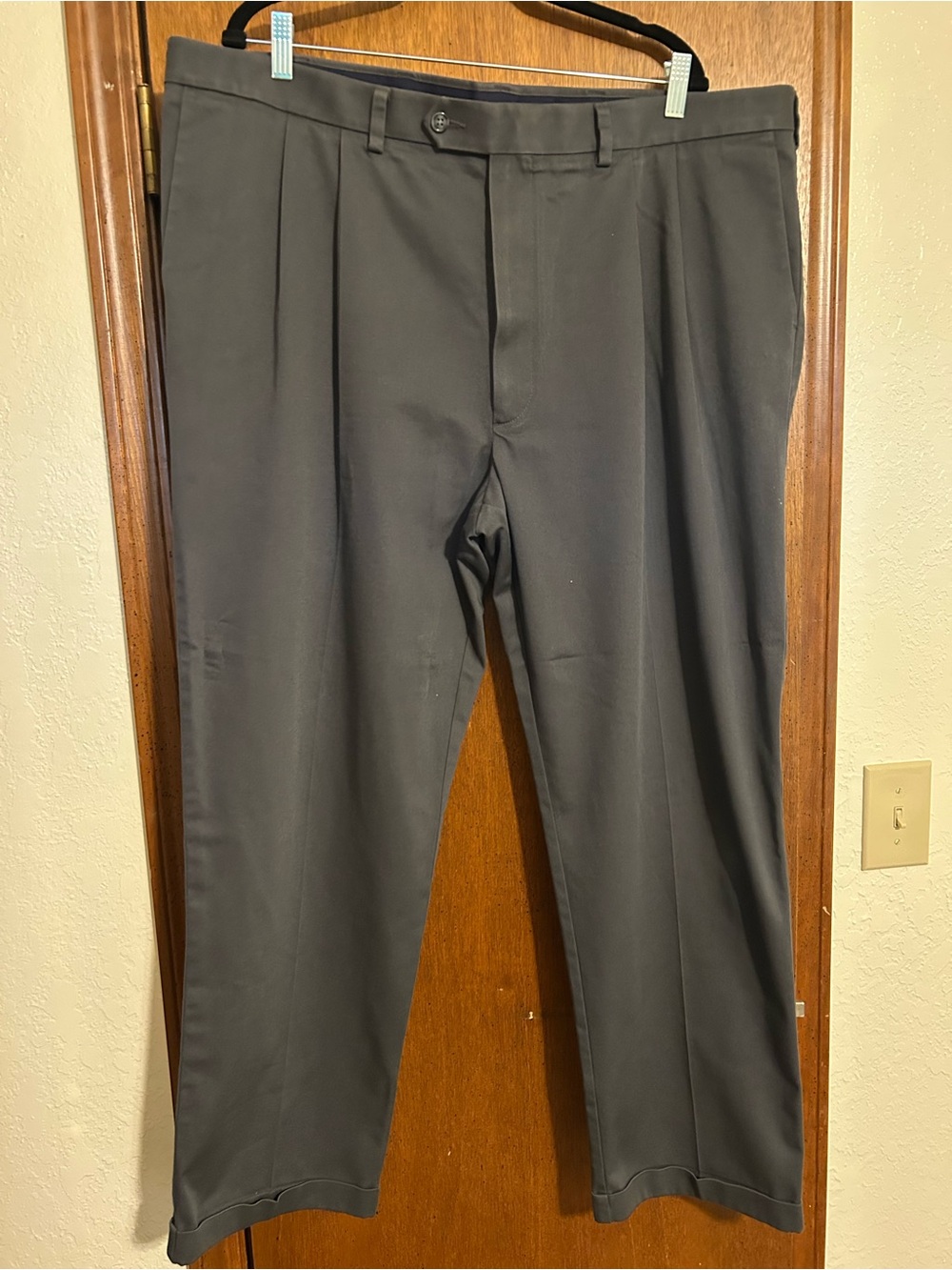 Roundtree & Yorke Gray TravelSmart Dress Pants